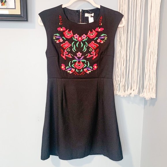 NWT Tea & Cup Black Floral Embroidered Boho Dress - Picture 2 of 6